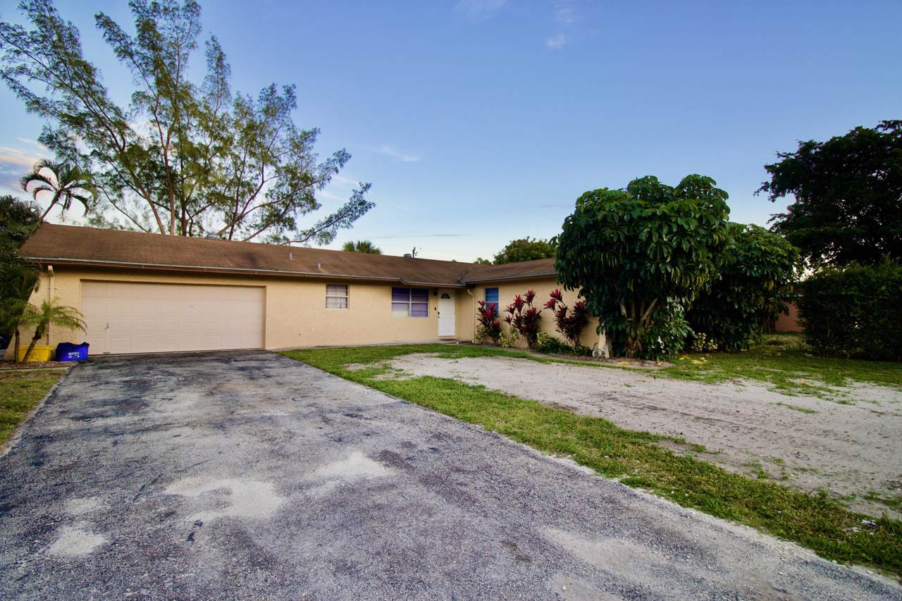 8622 Sunset Drive - Photo 1