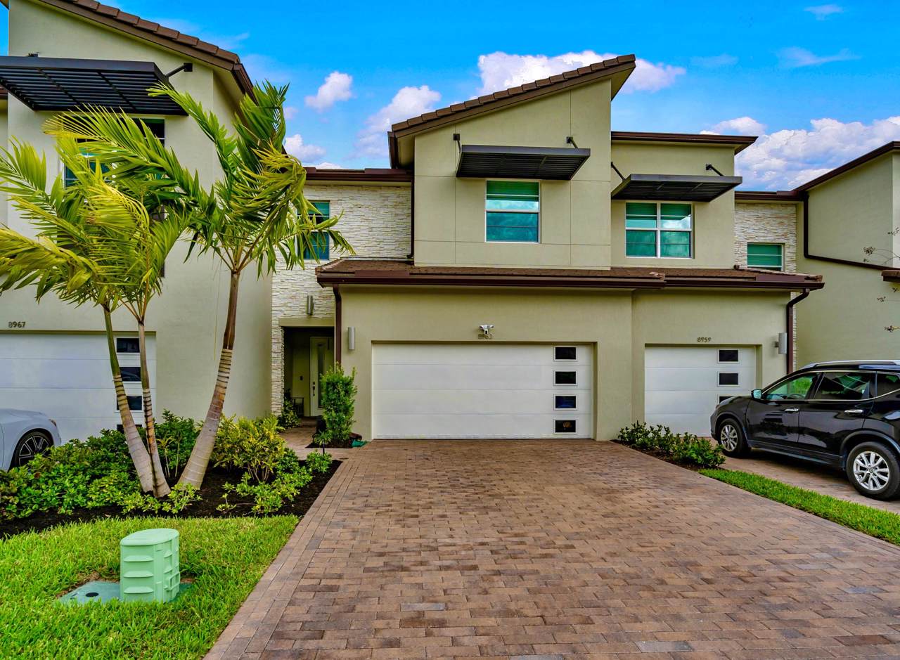 8963 Kingsmoor Way - Photo 1