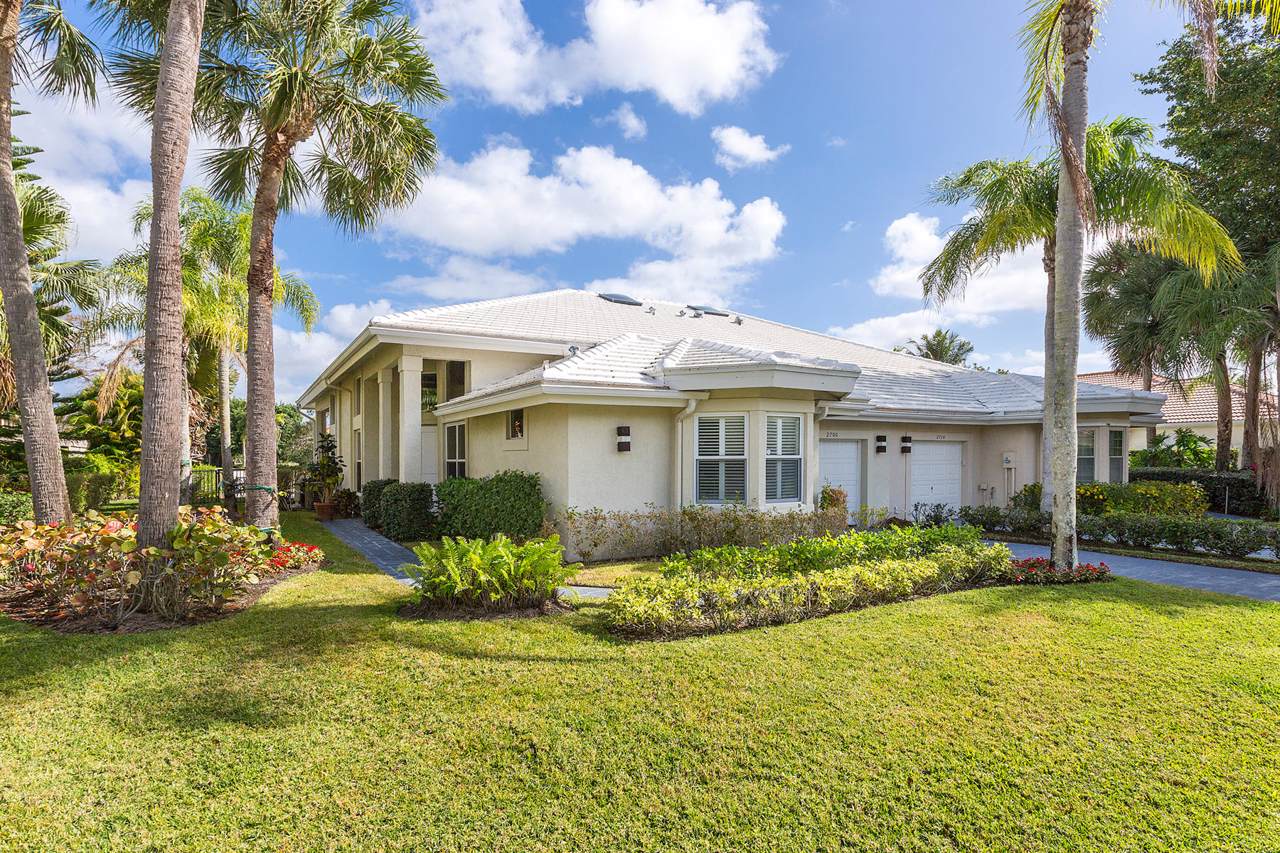 2700 Twin Oaks Way - Photo 1
