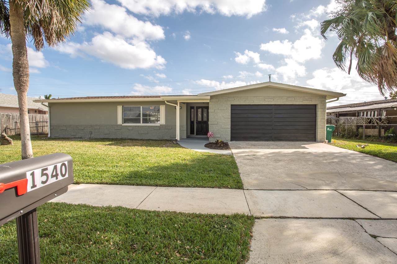 1540 Saturn Street - Photo 1