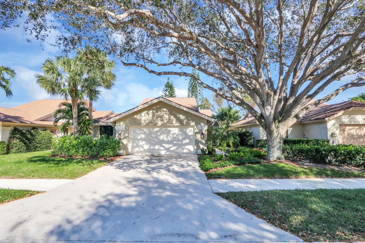 139 Seashore Drive - Photo 1