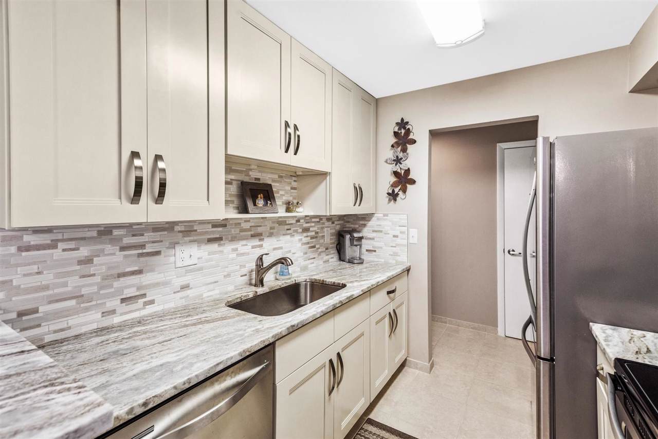 125 Shore Court - Photo 1