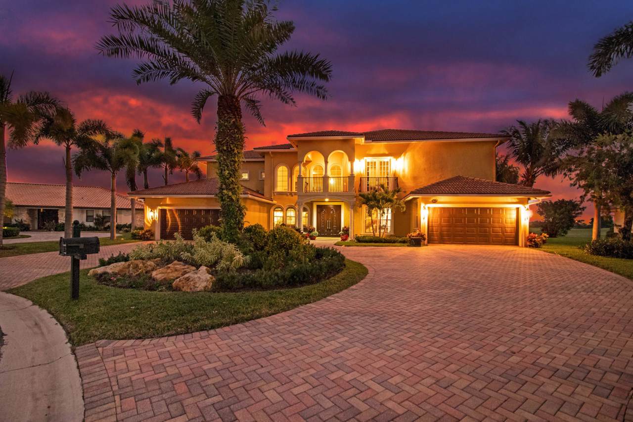 344 Glenbrook Drive - Photo 1