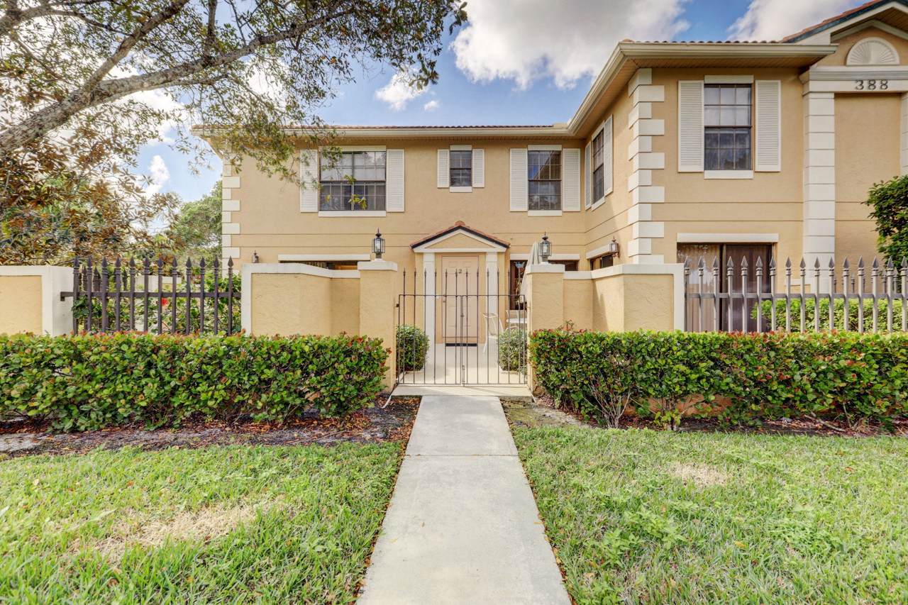 388 Prestwick Circle - Photo 1