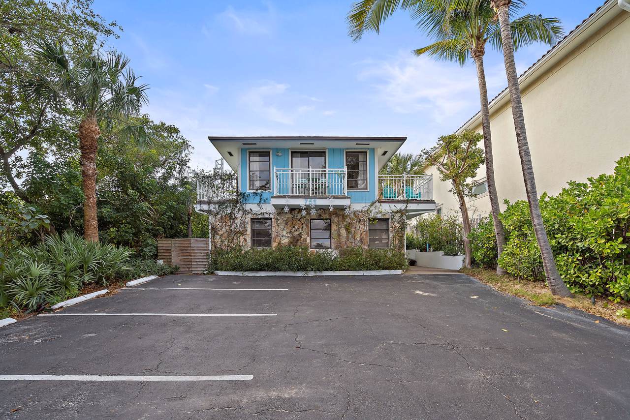 751 Ocean Drive - Photo 1