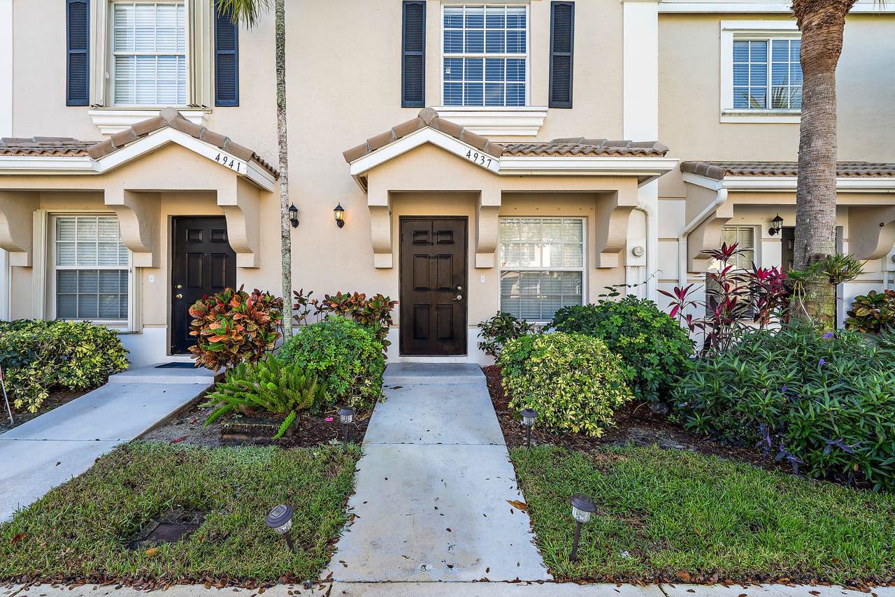 4937 Palmbrooke Circle - Photo 1