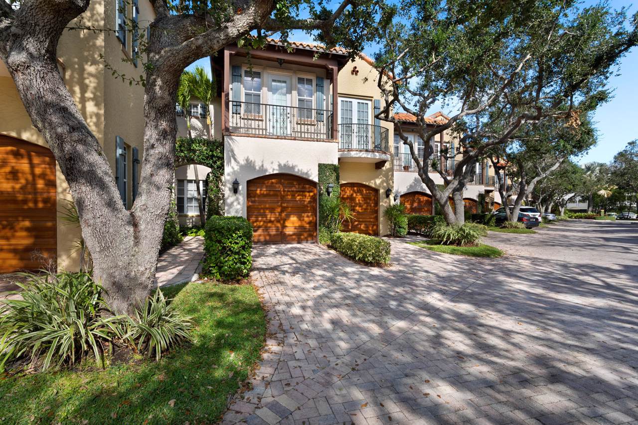 1021 Coralina Lane - Photo 1