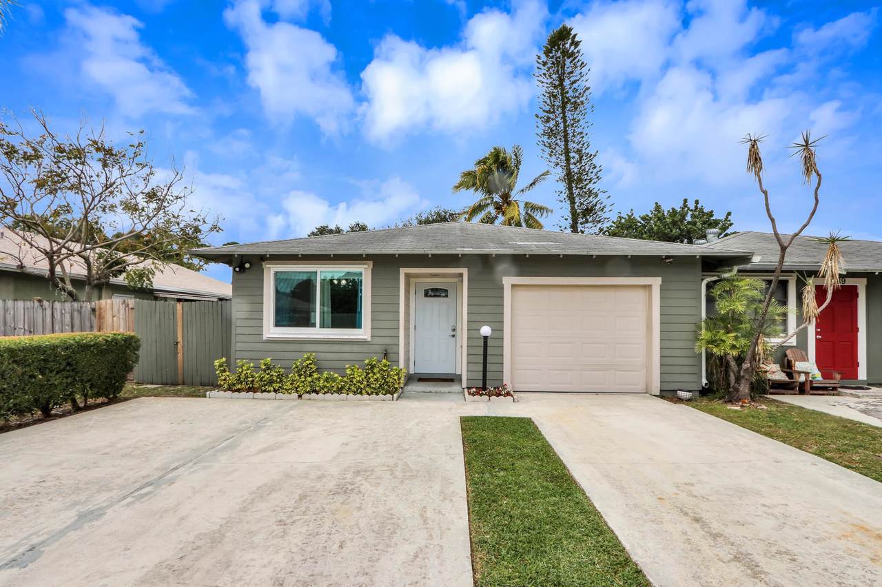 9087 Highland Pines Boulevard - Photo 1