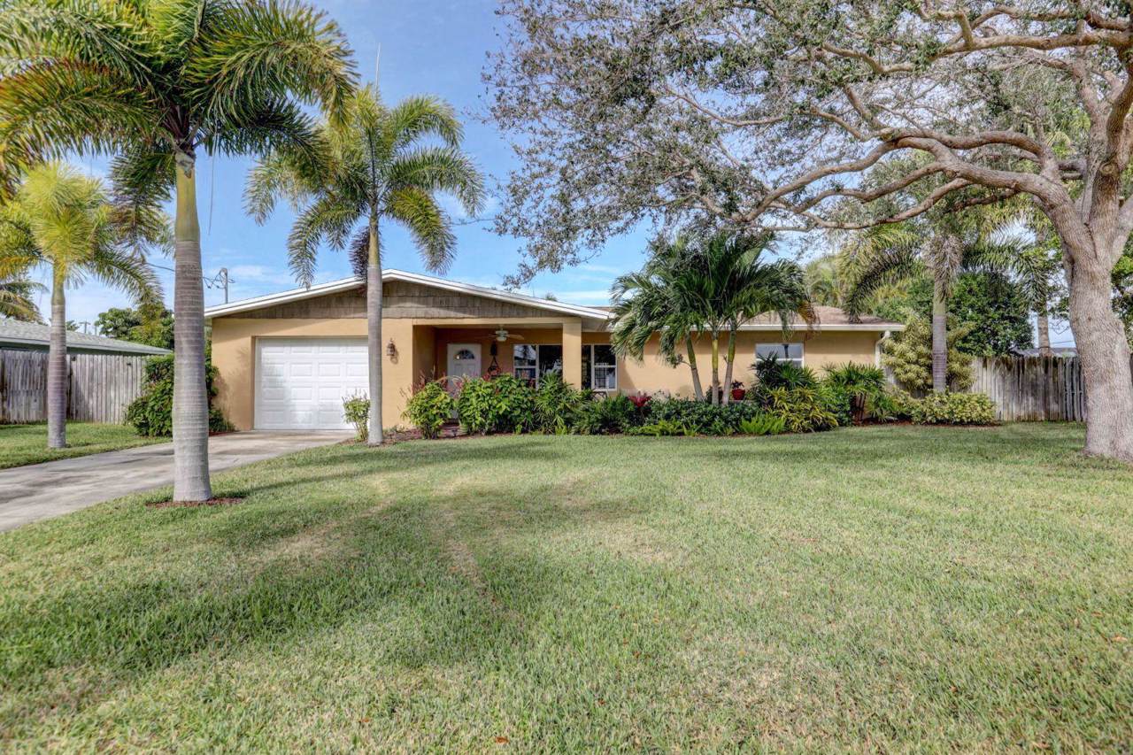 1672 Thumb Point Drive - Photo 1