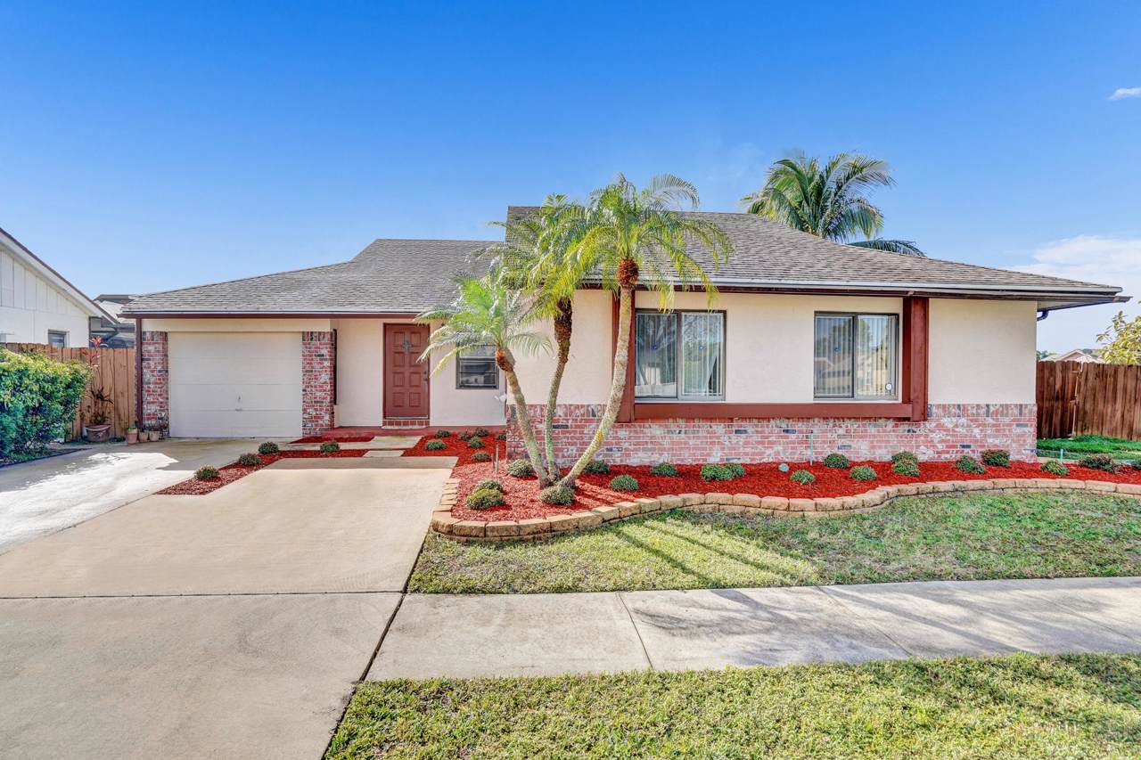 11424 Whisper Sound Drive - Photo 1