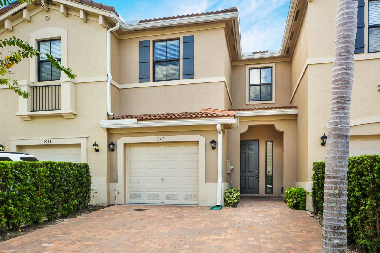 1040 33 Court - Photo 1