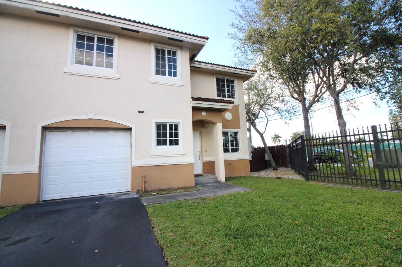 212 3 Street - Photo 1