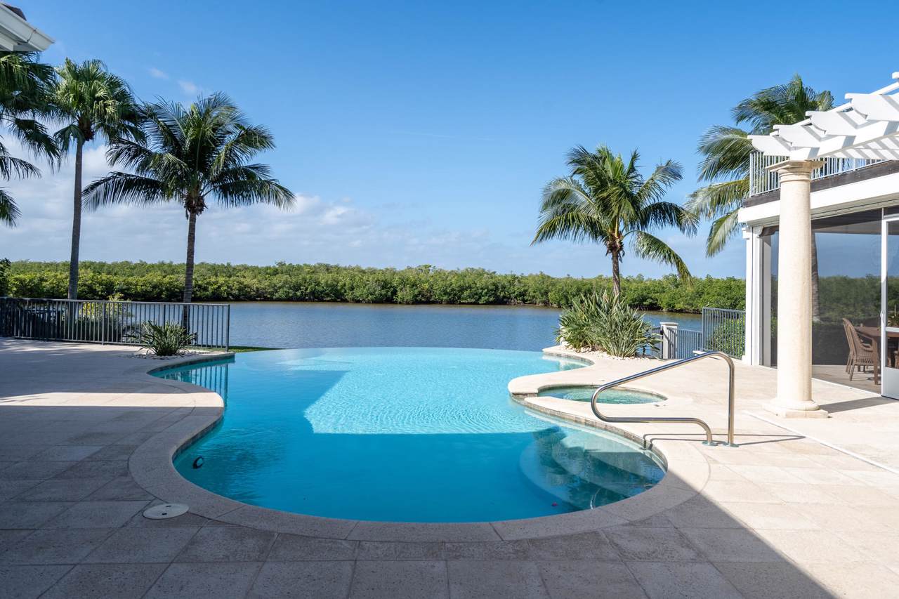 535 White Pelican Circle - Photo 1