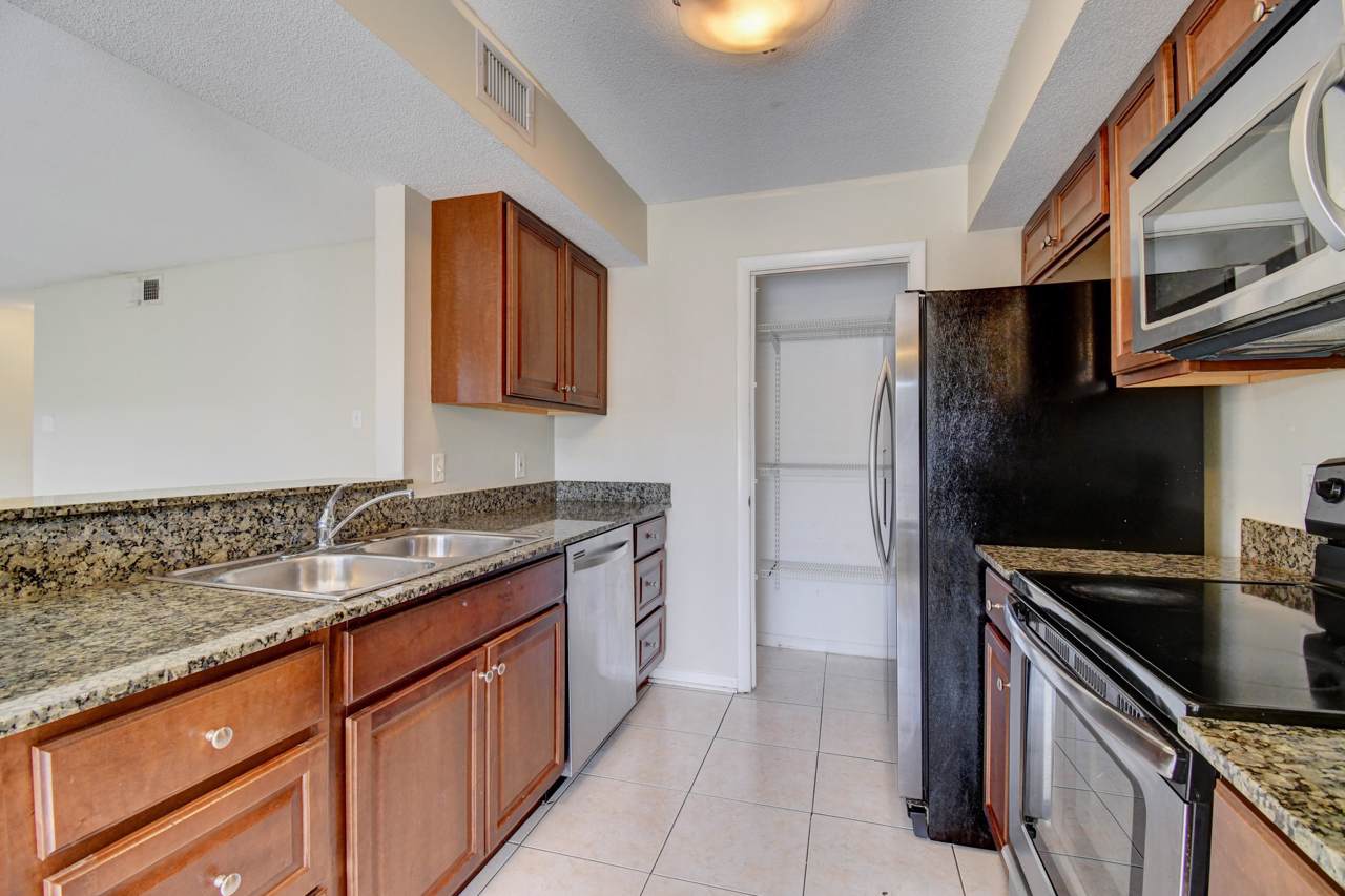 815 Boynton Beach Boulevard - Photo 1