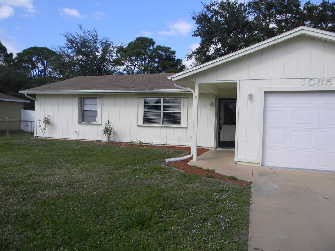 1065 Gastador Avenue - Photo 1