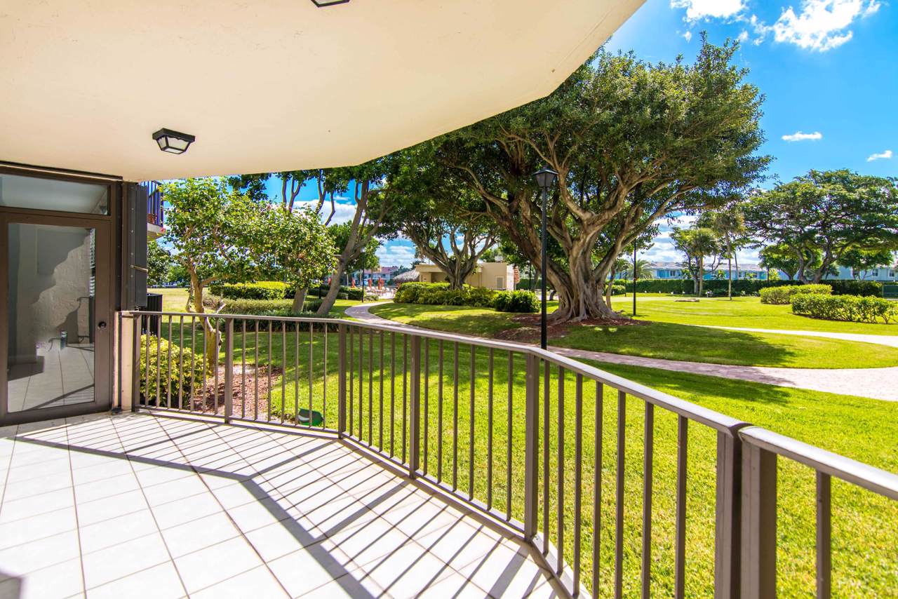 899 Jeffery Street - Photo 1