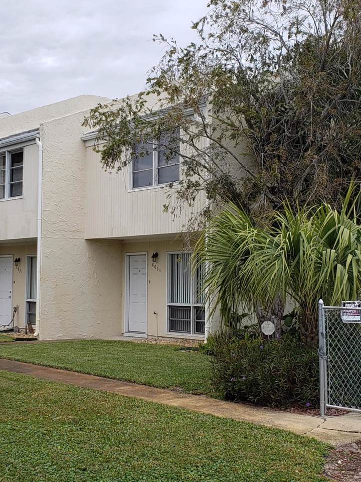 802 Shorewinds Drive - Photo 1