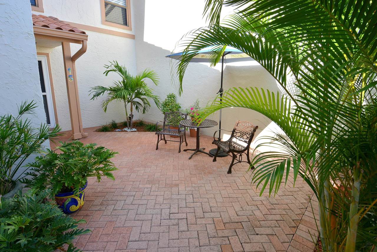 130 Palm Ave - Photo 1