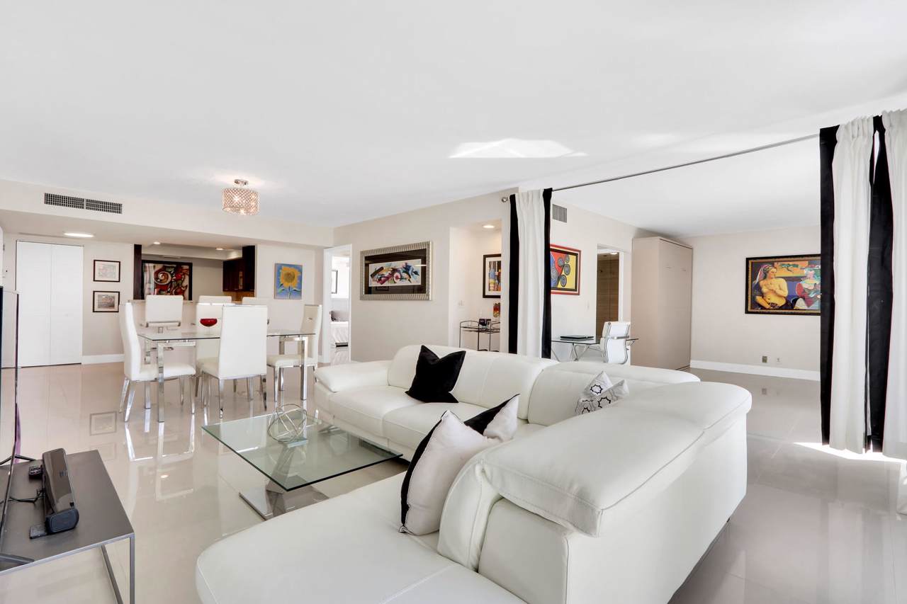 2400 Presidential Way - Photo 1