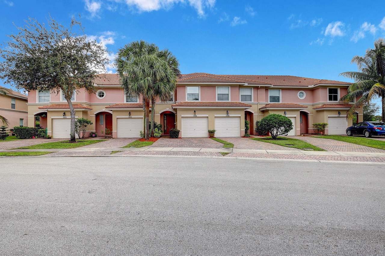 1206 Seminole Palms Drive - Photo 1