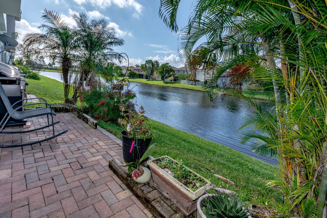 3057 Laurel Ridge Circle - Photo 1