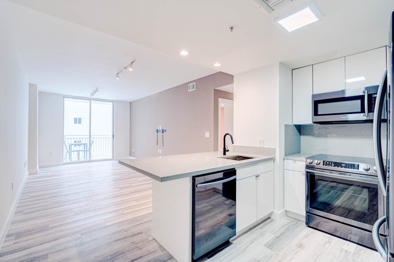 185 14th Terrace - Photo 1