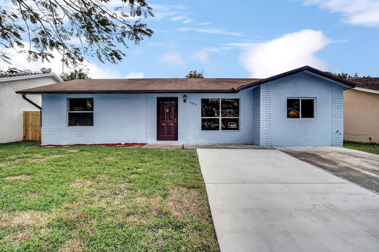 6059 Blue Grass Circle - Photo 1