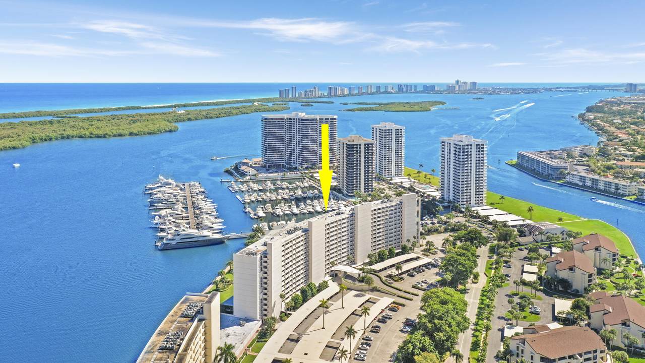 124 Lakeshore Drive - Photo 1