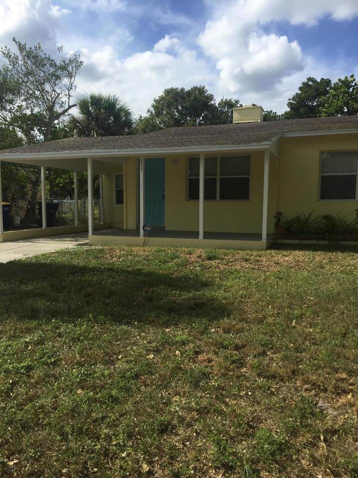 1013 Mayflower Road - Photo 1