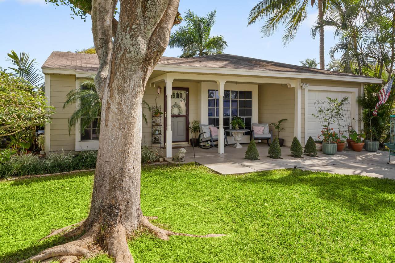 9195 Carma Drive - Photo 1
