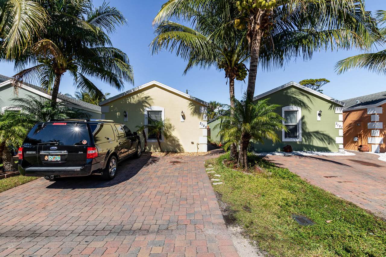 3125 Shelby Way - Photo 1