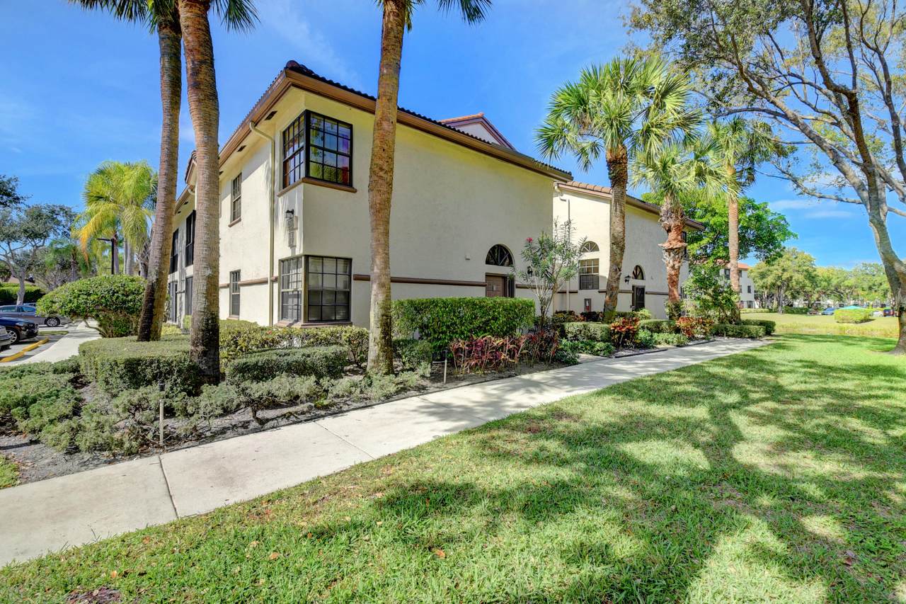 5171 Floria Drive - Photo 1