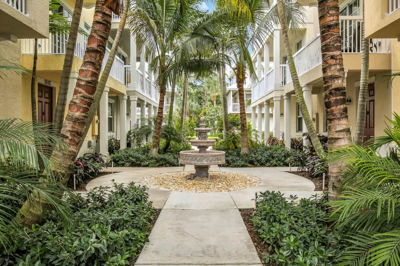 101 Coda Circle - Photo 1