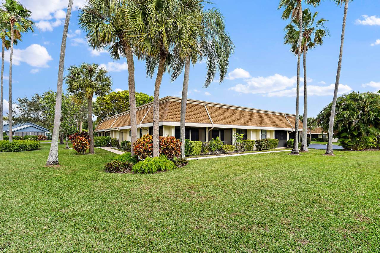 108 Half Moon Circle - Photo 1
