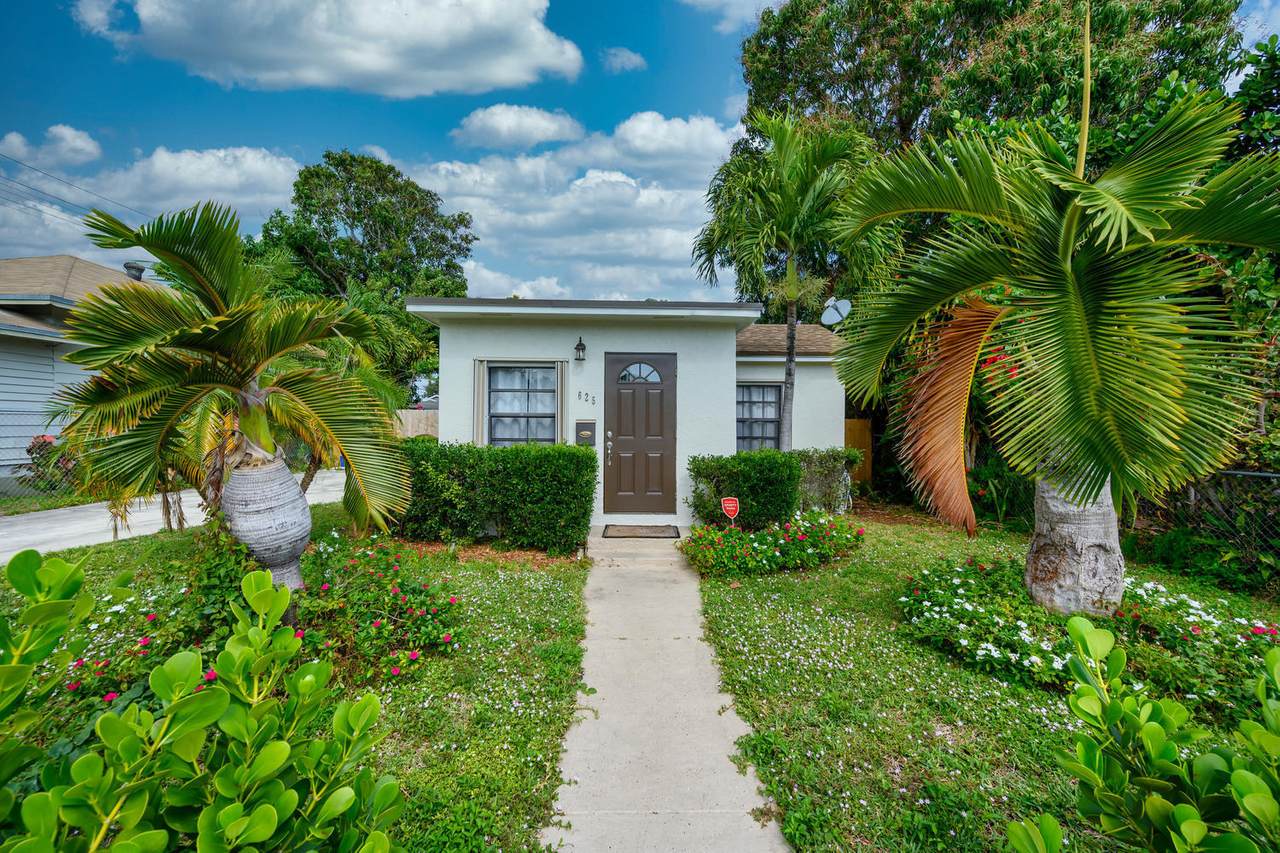 625 Monroe Drive - Photo 1