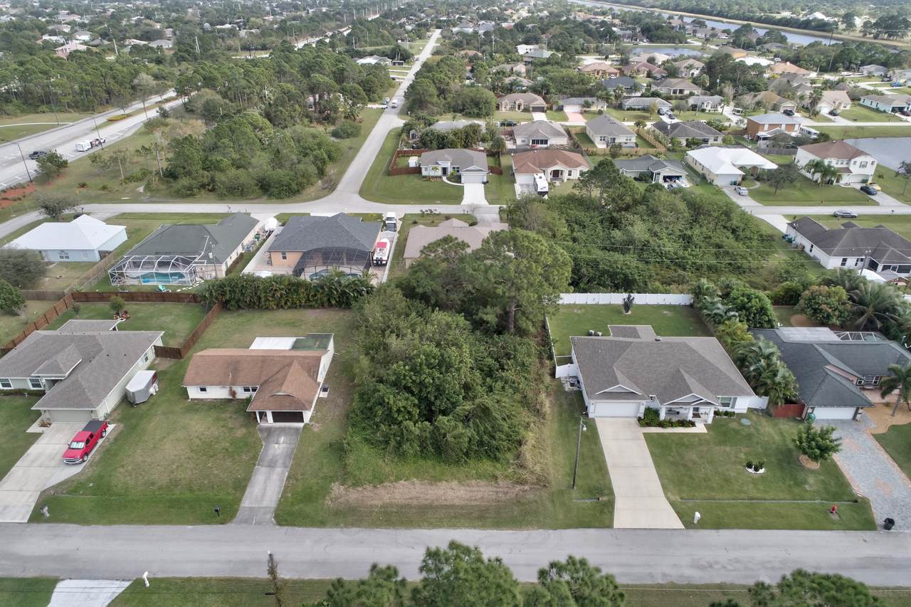 4633 Dactyl Street - Photo 1