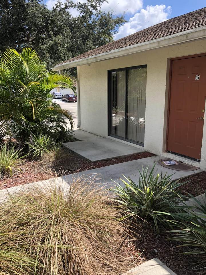 1507 Hawthorne Place - Photo 1