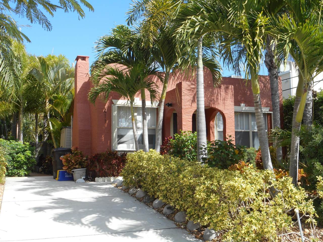 411 Colonial Road - Photo 1