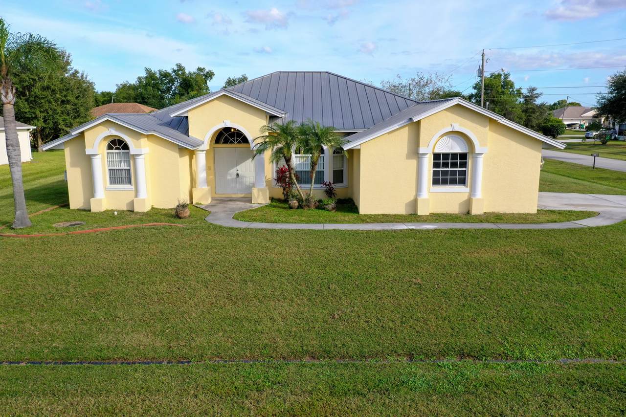 5862 Cullom Circle - Photo 1