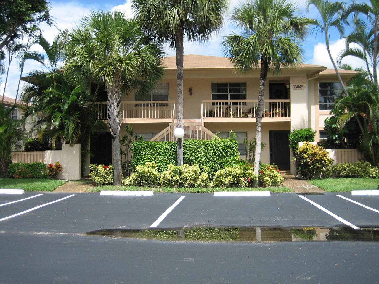 13849 Royal Palm Court - Photo 1