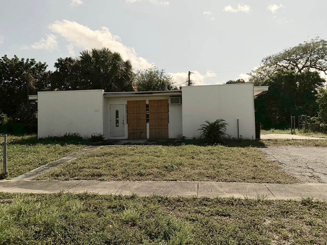 564 Sioux Road - Photo 1