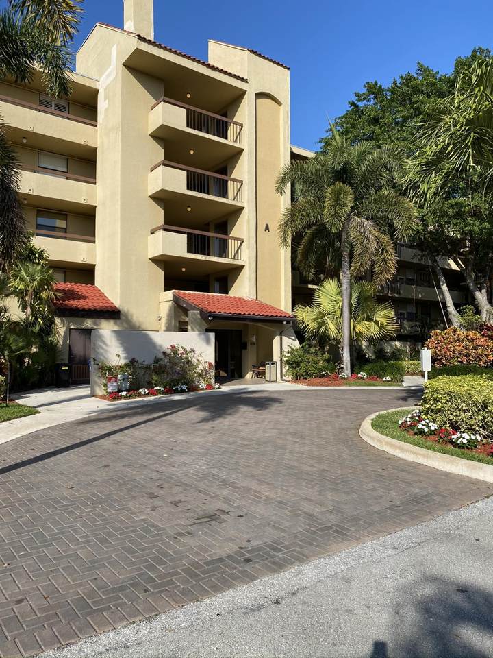 825 Egret Circle - Photo 1