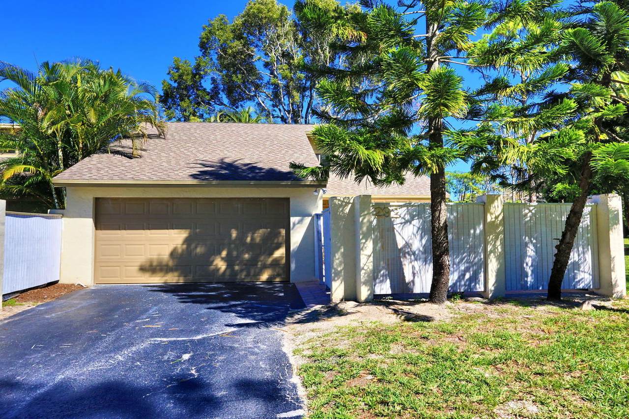 292 Wood Dale Drive - Photo 1