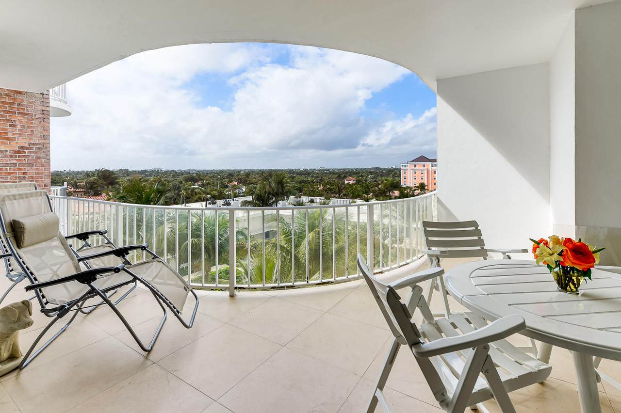100 Worth Avenue - Photo 1