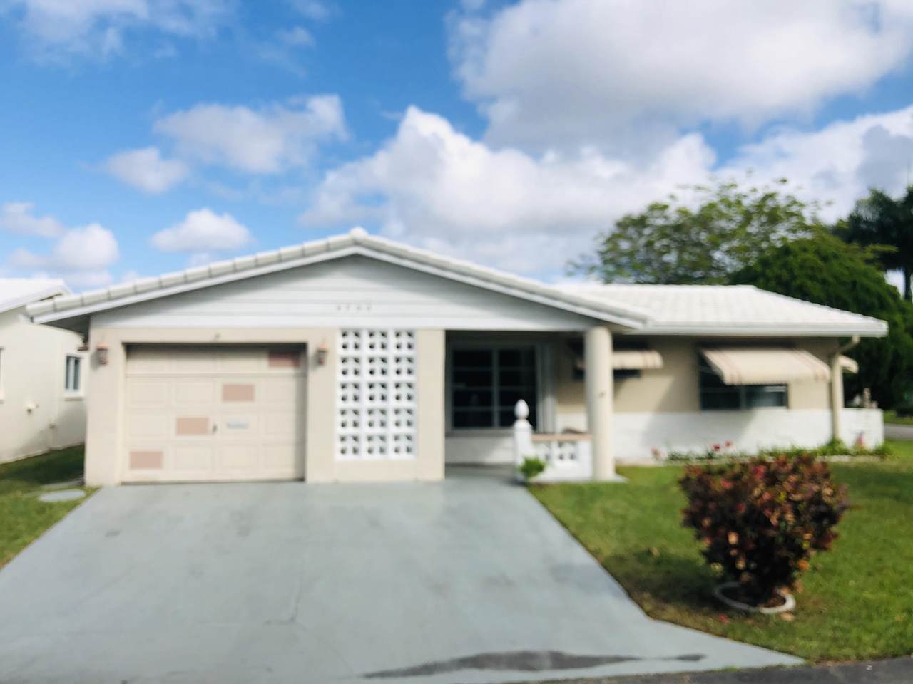 4700 43rd Terrace - Photo 1