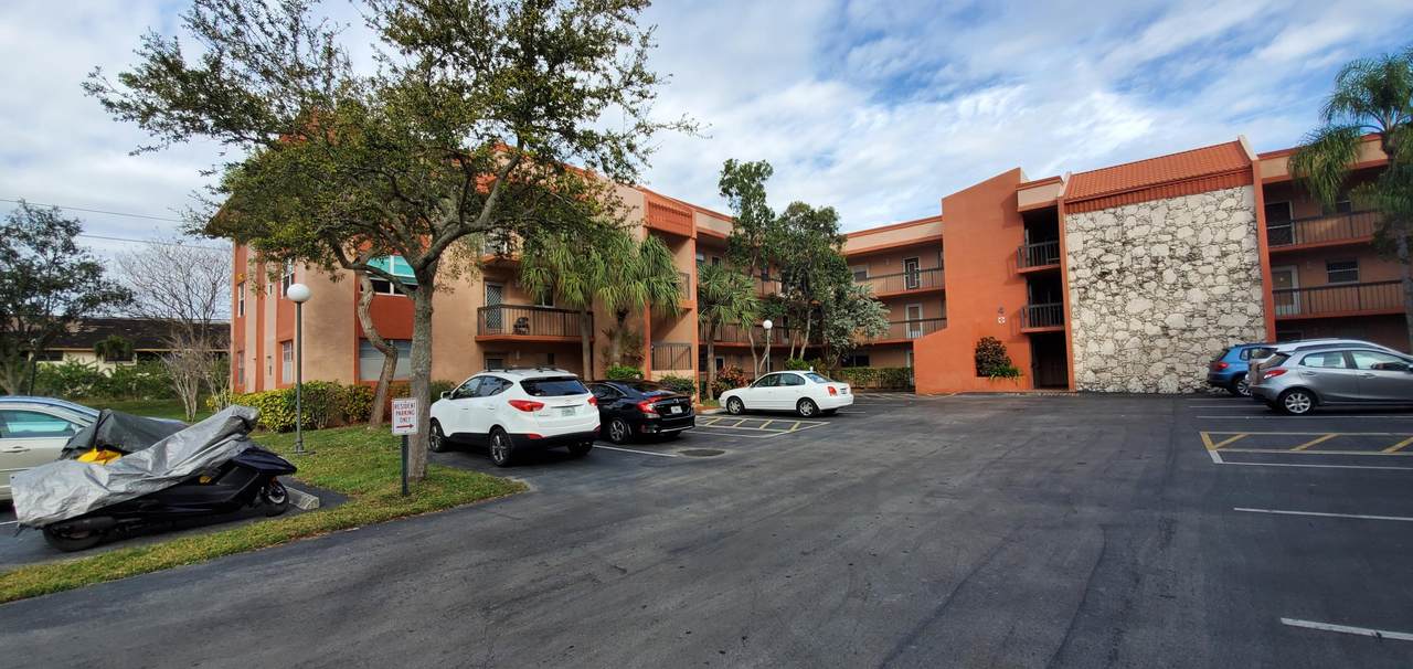 3190 Holiday Springs Boulevard - Photo 1