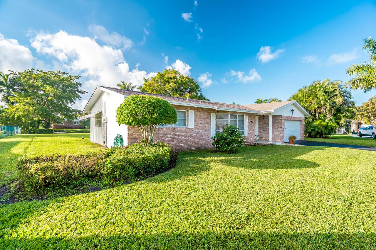6100 8th Street - Photo 1