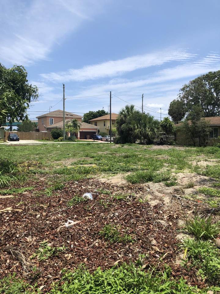 Sn Deerfield Avenue - Photo 1