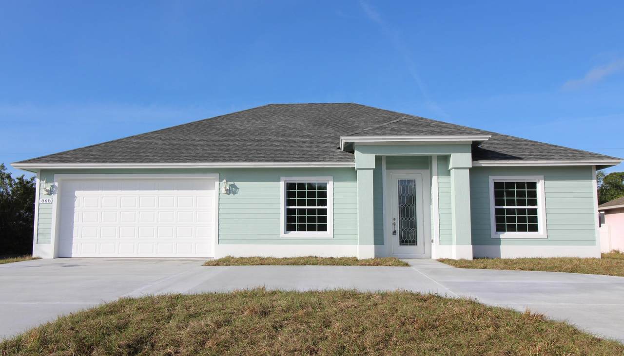 868 Del Rio Boulevard - Photo 1