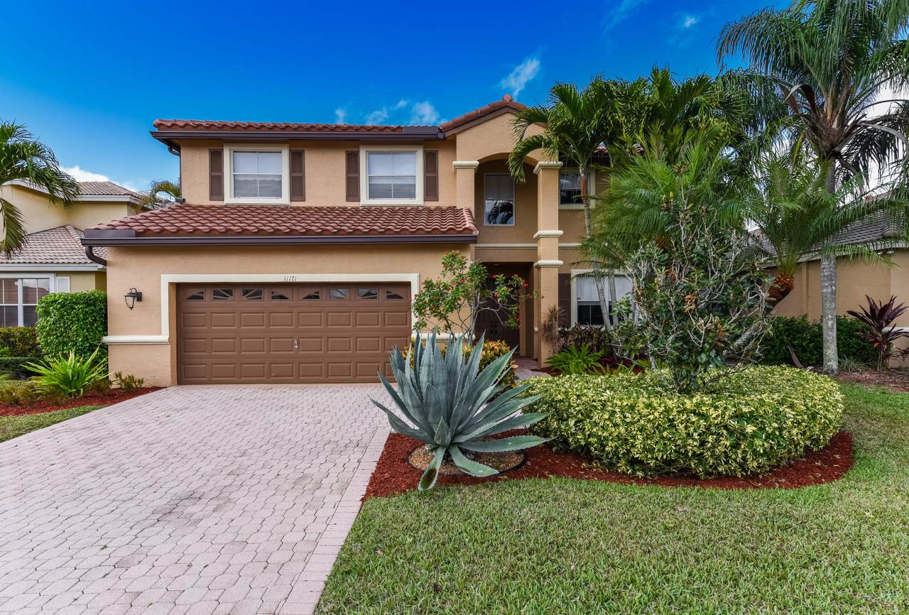 11171 Sea Grass Circle - Photo 1
